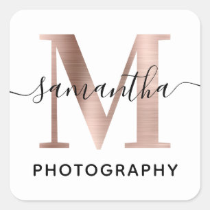 Elegantes Signature-Roségold-M-Monogramm-Logo Quadratischer Aufkleber