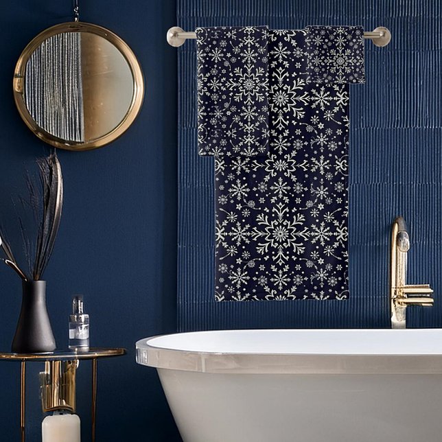 Elegantes Silber-Blau-Schneeflockenmuster Badhandtuch Set (Von Creator hochgeladen)