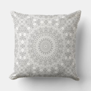 Elegantes Silber-Mandala-Muster Kissen