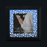 Elegantes Silberes blaues Herz Diamant Glitzer Hoc Erinnerungskiste<br><div class="desc">Art Deco Wedding Diamond Black and White Foam Board</div>