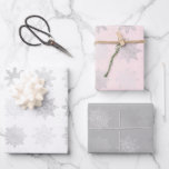 Elegantes Silver Christmas Snowflake Muster Geschenkpapier Set<br><div class="desc">Klassische Weihnachtsfolien in den Imitate Silber,  Rosa,  Weiß und Grau.</div>