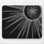 Elegantes Silver Sun Moon Mandala Schwarzes Design Mousepad<br><div class="desc">Hübsches, weißes, silbergraues Sonnenlicht- und Mondmandaladesign mit Blume- und Blätter-Doodles, Sternen, Punkten, Diamanten, Kreisen, Dreiecksformen, Zickzack, mittlerer Skala, geometrischem Muster, mit einem grauen, silberfarbenen und weißen Imitat-Glitzer, der die Glitzern-Textur strahlt, mit einer zarten Bühne, die Mond weht, ein Blumen-Stern, auf dunkelblau Bula, Galaxie Sterne, Mitternacht blauer Hintergrund. Dieses wunderschöne, mystische,...</div>