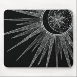 Elegantes Silver Sun Moon Mandala Schwarzes Design Mousepad<br><div class="desc">Hübsches, weißes, silbergraues Sonnenlicht- und Mondmandaladesign mit Blume- und Blätter-Doodles, Sternen, Punkten, Diamanten, Kreisen, Dreiecksformen, Zickzack, mittlerer Skala, geometrischem Muster, mit einem grauen, silberfarbenen und weißen Imitat-Glitzer, der die Glitzern-Textur strahlt, mit einer zarten Bühne, die Mond weht, ein Blumen-Stern, auf dunkelblau Bula, Galaxie Sterne, Mitternacht blauer Hintergrund. Dieses wunderschöne, mystische,...</div>
