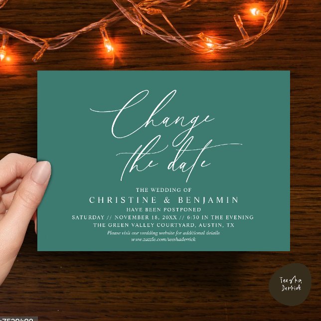 Elegantes Skript Änderung des Datums Hochzeit vers Einladung (Elegant Script Change the Date Wedding Postponement Invitation Card in Teal Green)