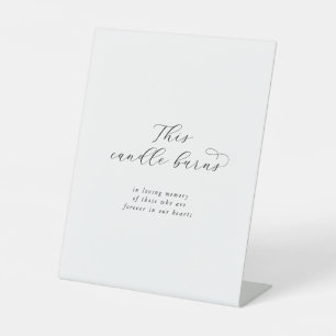Elegantes Skript Dieses Candle Burns Wedding Memor Sockelschild