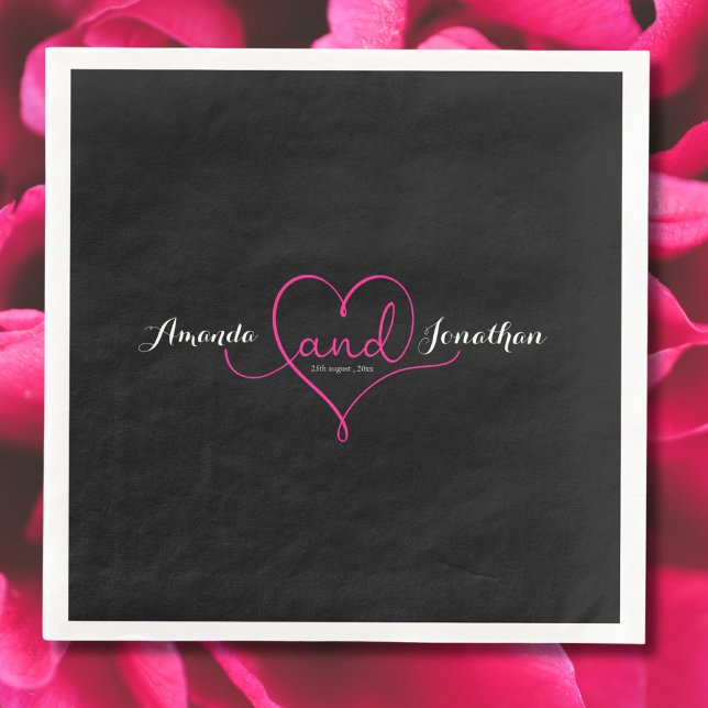Elegantes Skript Schwarz mit rosa Herz Hochzeit Serviette (Von Creator hochgeladen)