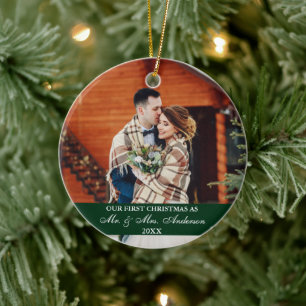 Elegantes Skript Unser erster Weihnachtsjäger Grün Keramik Ornament