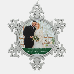 Elegantes Skript Unser erstes Weihnachtsgrün Schneeflocken Zinn-Ornament