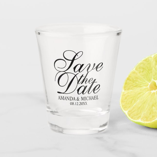 Elegantes SkriptWedding Save the Date Schnapsglas (Vorderseite)