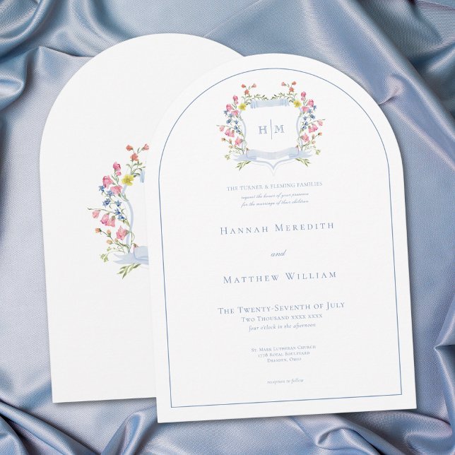 Elegantes Staubblau Pastell Wildblumen Wappen Hoch Einladung (Elegant Dusty Blue Pastel Wildflower Crest Arch Wedding Invitation)