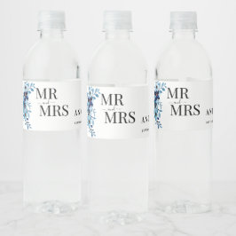 elegantes staubblaues Wasserfarben-Blumenbouquet Wasserflaschenetikett