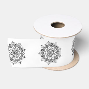 Elegantes symmetrisches Mandala Motif-Design Satinband