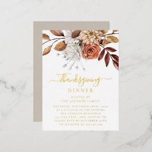 Elegantes Taupe Herbst-Blumen-Blätter Thanksgiving Folie Einladungspostkarte