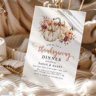 Elegantes Thanksgiving-Dinner mit Blumen und Kürbi Einladung