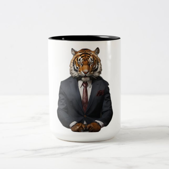 Elegantes Tiger in einer Anzug-Tasse - Einzigartig Zweifarbige Tasse (Mittel)