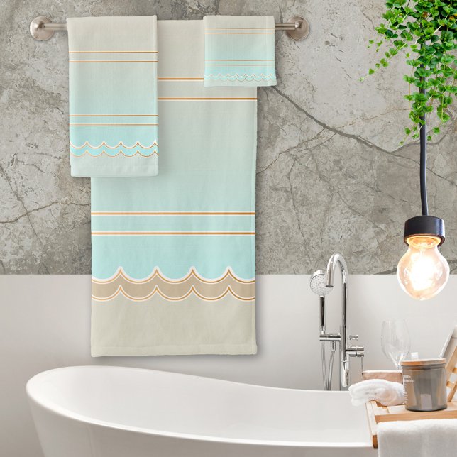 Elegantes türkisfarbenes Badetuch-Set Badhandtuch Set (A beautiful striped bathroom towel set in soft turquoise and sandy beach colors)