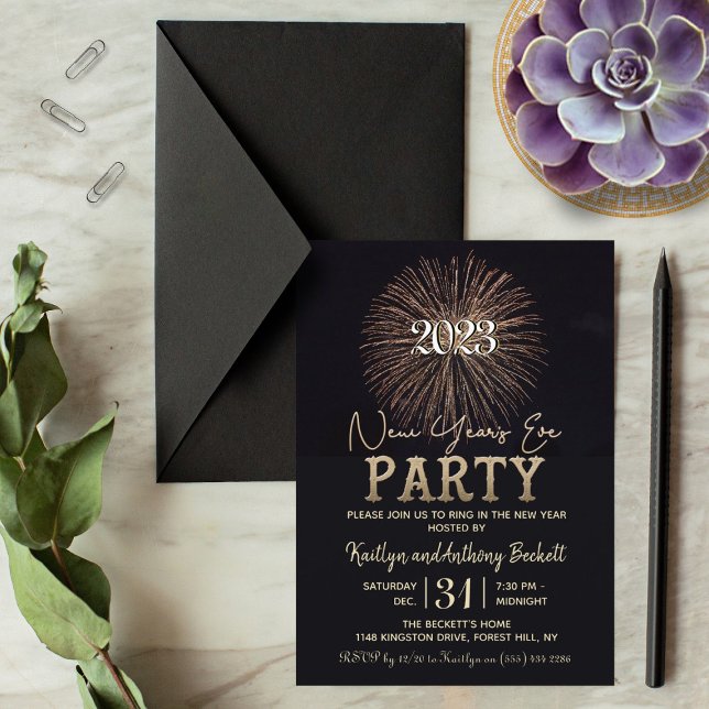 Elegantes Typografie-Silvester-Party Einladung (Von Creator hochgeladen)