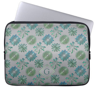 Elegantes, verziertes blau-grünes Muster Monogramm Laptopschutzhülle