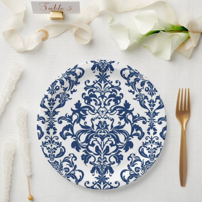 Elegantes viktorianisches Damast-Blumenmuster Navy Pappteller (Hochzeit)