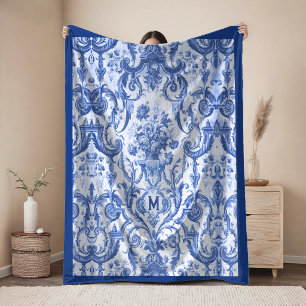 Elegantes Vintage Blau Toile De Jouy Monogramm Fleecedecke