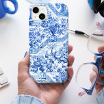 Elegantes Vintages Blau und Weiße Chinoiserie Case-Mate iPhone Hülle<br><div class="desc">Historisches elegantes,  blau-weiße Chinoiserie Muster restauriert aus dem 18. Jahrhundert Textilien mit exotischen Flora,  Pagoden und Männer,  die in gemeinsamen Mahlzeiten und Pfeifen verlobt.</div>