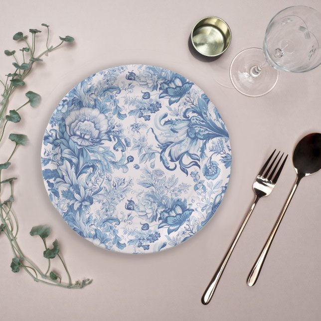 Elegantes Vintages französisches Blaues Toilmuster Pappteller (Pretty French blue toile paper plates for any occasion.)