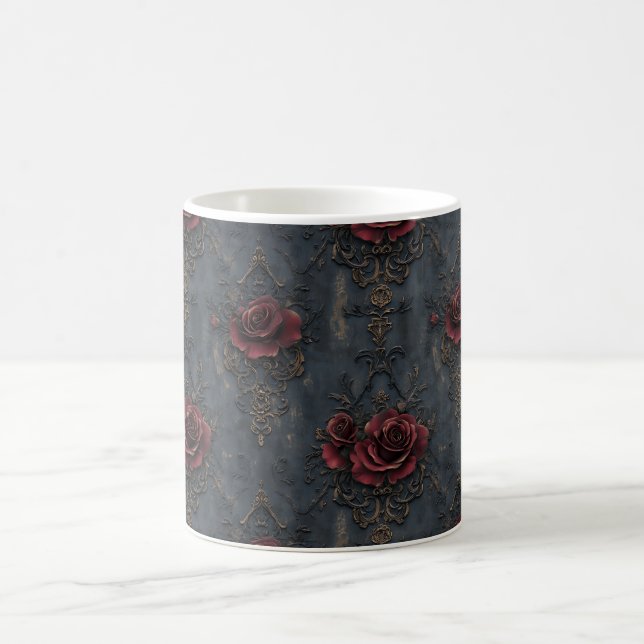 Elegantes Vintages Gotisches Muster mit Rote Rosen Kaffeetasse (Mittel)