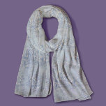 Elegantes Vintages graues Toile de jouy Schal<br><div class="desc">Vintages Retro-graues Spielzeug de jouy Scarf. Genießen Sie den Schrank mit der zeitlosen Eleganz von toile de jouy Vintagen Designs, inspiriert durch die exquisiten Motive der französischen heiß rosa Szenen. Diese ausgeklügelten Toile-Drucke sind im Augenblick ein Alltagswut, schöne Designs, die natürliche Schönheit und Charme bringen. Dieser modische Schal verbindet traditionellen...</div>