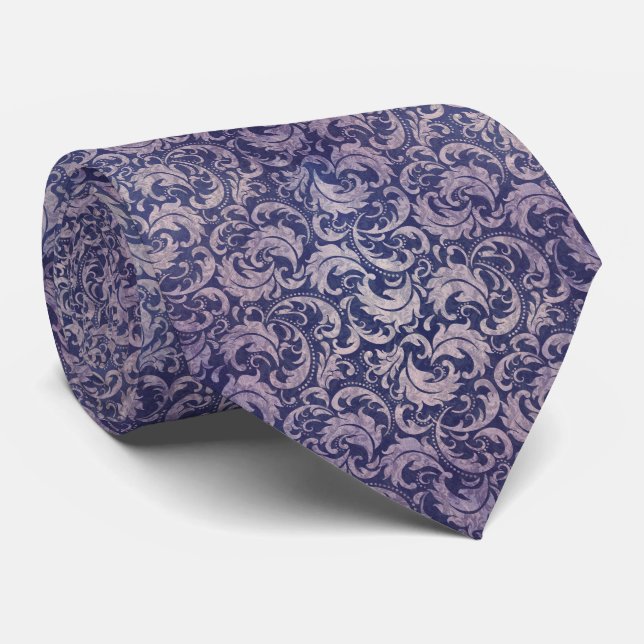 Elegantes, Vintages Lila Damask-Muster Krawatte (Gerollt)
