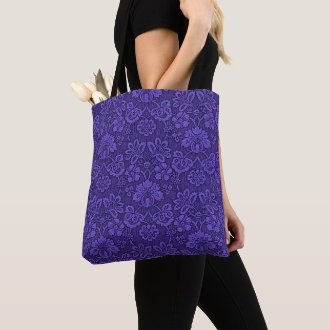 Elegantes Violet Vintag Damask Muster (Von Nahem)