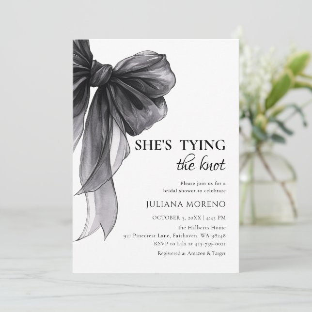 Elegantes Watercolor Black Bow Brautparty Einladung (Stehend Vorderseite)