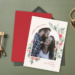 Elegantes Watercolor Foliage Foto Weihnachten<br><div class="desc">Mit unserer Weihnachtskarte für das Foto können Sie die Magie der Saison erleben. Diese exquisite Karte verfügt über ein bezauberndes Arkadengewölbe, das mit Aquarellgrauen, Heiligen und Poinsettias geschmückt ist. Vor einer warmen, beigen Kulisse kurbelt sich "Frohe Weihnachten" anmutig über den oben links Bogen und schafft so einen herzlichen Gruß, der...</div>