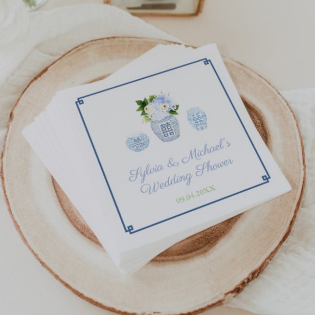 Elegantes Watercolor Ginger Jar Polterabend Party Serviette (Chinoiserie chic wedding shower napkins featuring 3 blue and white ginger jars and Greek key border)
