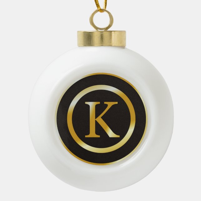 Elegantes Weihnachten des Goldmonogramm-K Keramik Kugel-Ornament (Vorderseite)