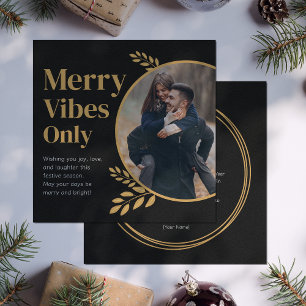 Elegantes Weihnachtsfoto mit ausschließlich fröhli Feiertagskarte