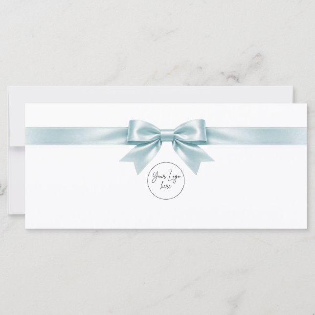 Elegantes weißes Bogen-Logo-Geschenkgutschein (Vorderseite)