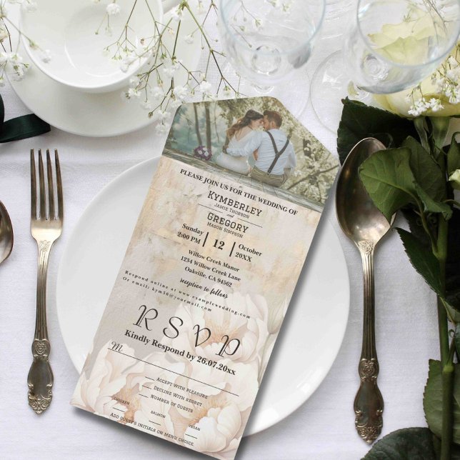 Elegantes weißes Cream Peony Blumenmuster Ein Foto All In One Einladung (Von Creator hochgeladen)