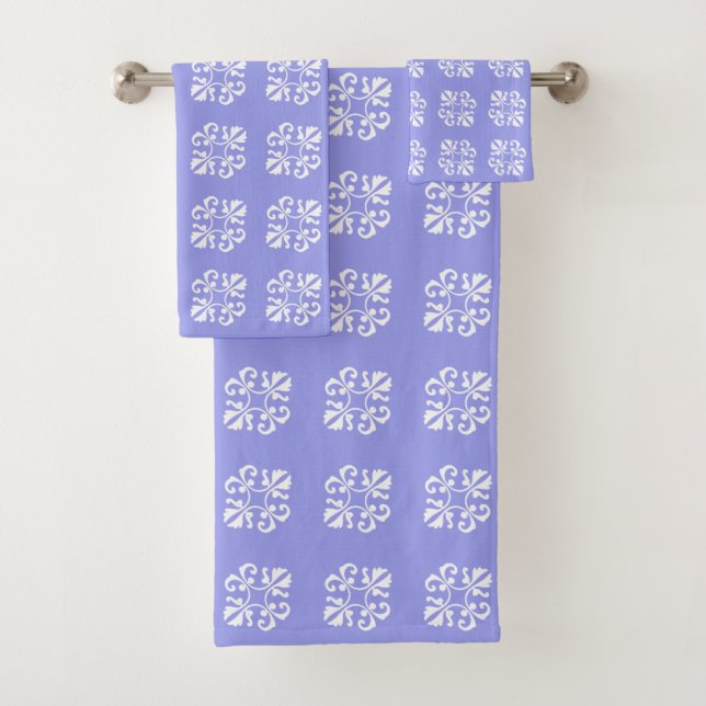 Elegantes weißes Spitzentmuster auf hellblau Badhandtuch Set (Insitu)