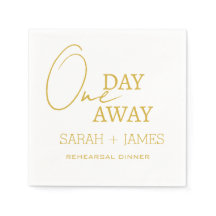 Elegantes White Gold Ein Tag vor der Probe Abendes