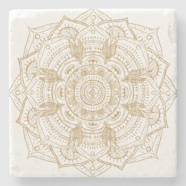 Elegantes White & Gold Mandala Handgezeichnetes De Steinuntersetzer (Vorderseite)