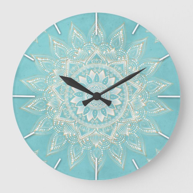Elegantes White Gold Mandala Sky Blue Design Große Wanduhr (Vorderseite)