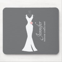 Elegantes White Gown on Gray - Stilvolles, einfach