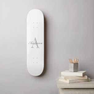 Elegantes White & Gray Monogramm Skateboard