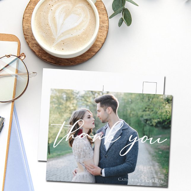Elegantes White Script Wedding Foto Vielen Dank Postkarte (Von Creator hochgeladen)