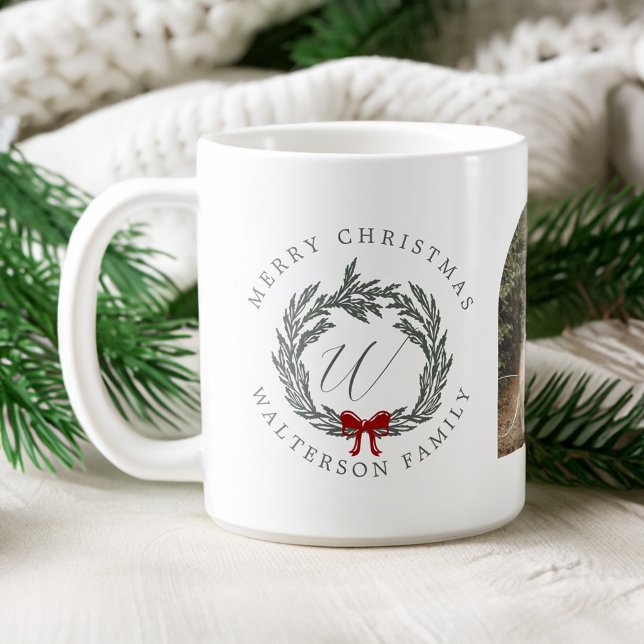 Elegantes Winter Garland Wreath Monogram Arch Foto Kaffeetasse (Elegant Winter Garland Wreath Monogram Arch Photo Coffee Mug)