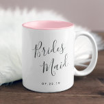 Elegantly Penned | Bridesmaid Zweifarbige Tasse<br><div class="desc">Ein süßes und elegantes Geschenk für Ihre Brautmädchen,  eine zweifarbige Tasse in Rosa und Weiß mit "Bridesmaid" in handgeschriebener Schriftzypografie. Personalisieren Sie sich mit Ihrem Hochzeitsdatum unten.</div>