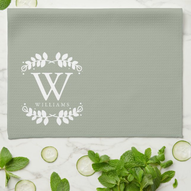 Elegantsage Green Monogram Handtuch (Gefaltet)