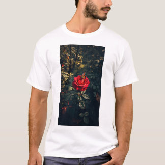 Eleganz in Blüte T-Shirt