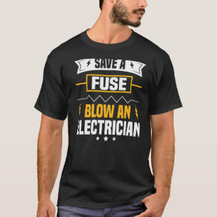 Elektrische Steckdosen für Männer T-Shirt