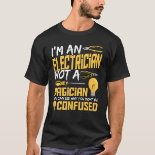 Elektrischer Elektro-Stecker, kein Magier T-Shirt